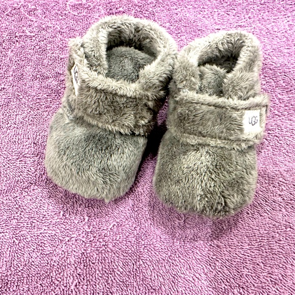 UGG  BIXBEE baby crib booties - Picture 1 of 6